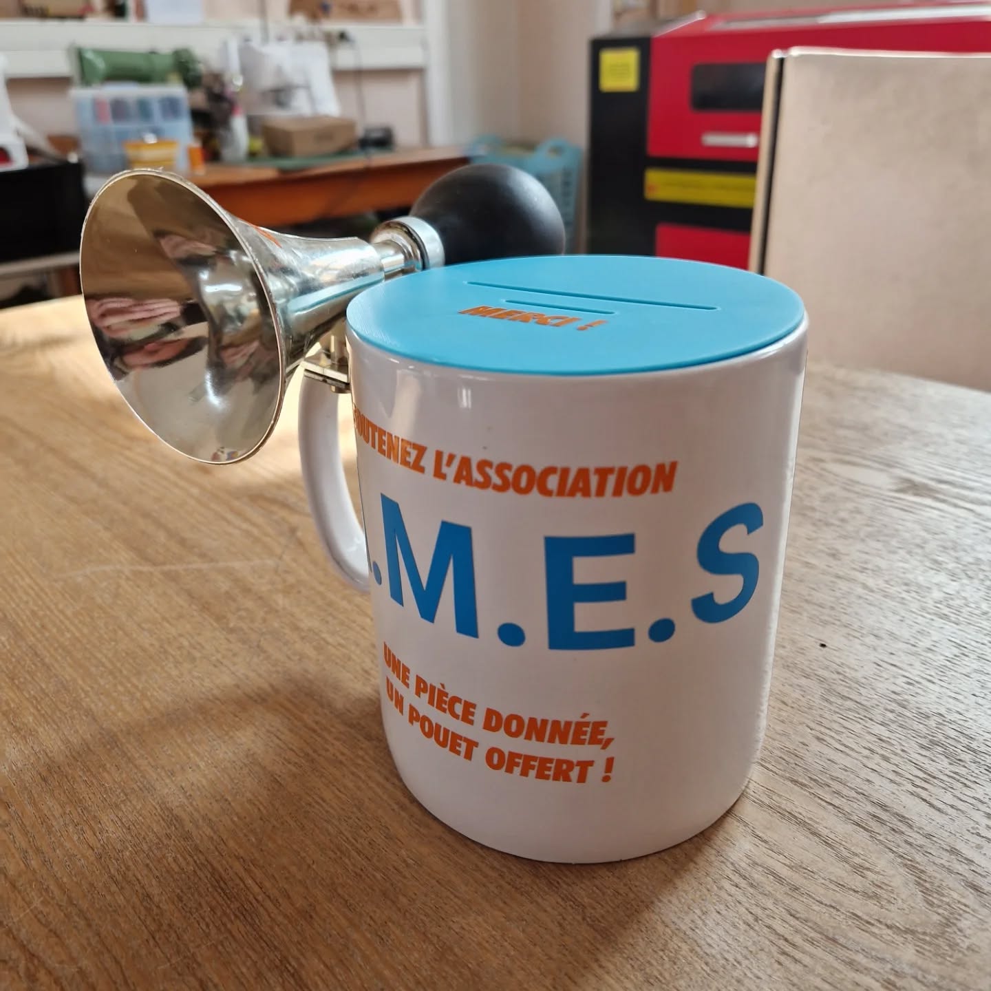 Mug Atallier pour l'AMES